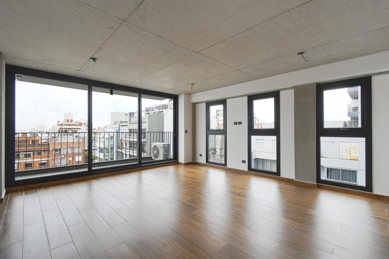 NUÑEZ STUDIO APARTMENT, 51 M2, 11TH FLOOR, WITH BALCONY AND AMENITIES, BRAND-NEW.