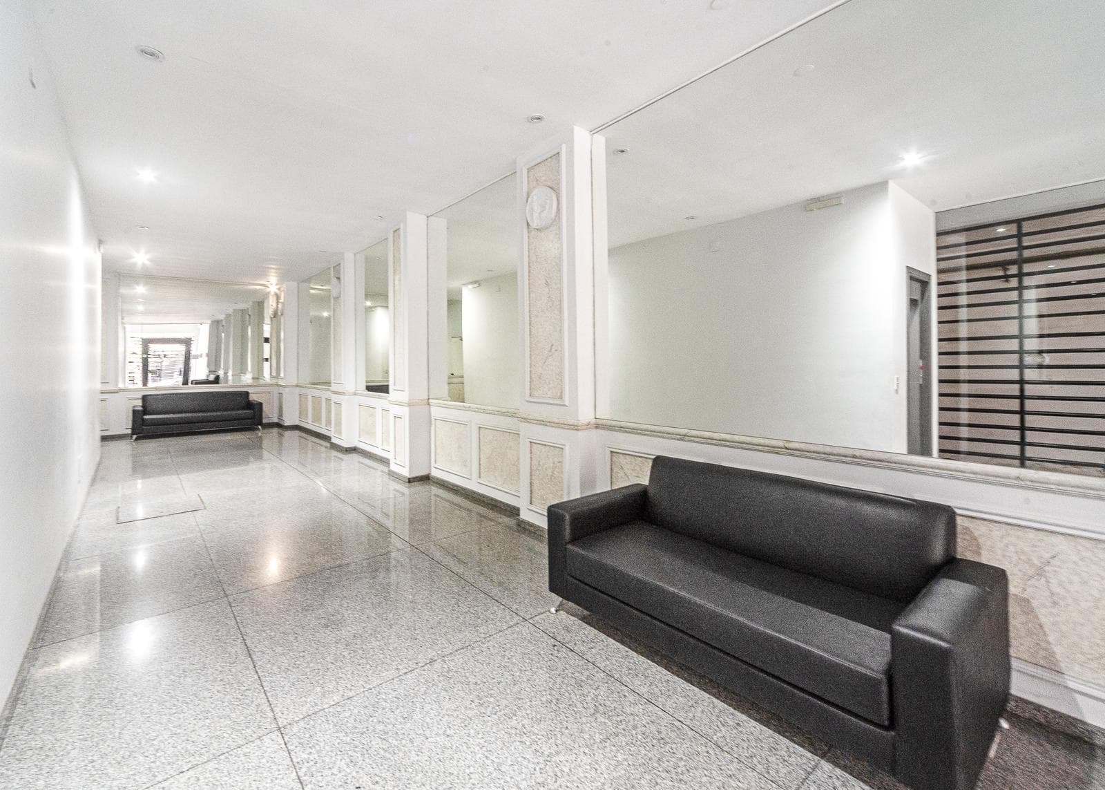 4-ROOM APARTMENT FOR SALE IN BELGRANO WITH BALCONY AND PATIO
