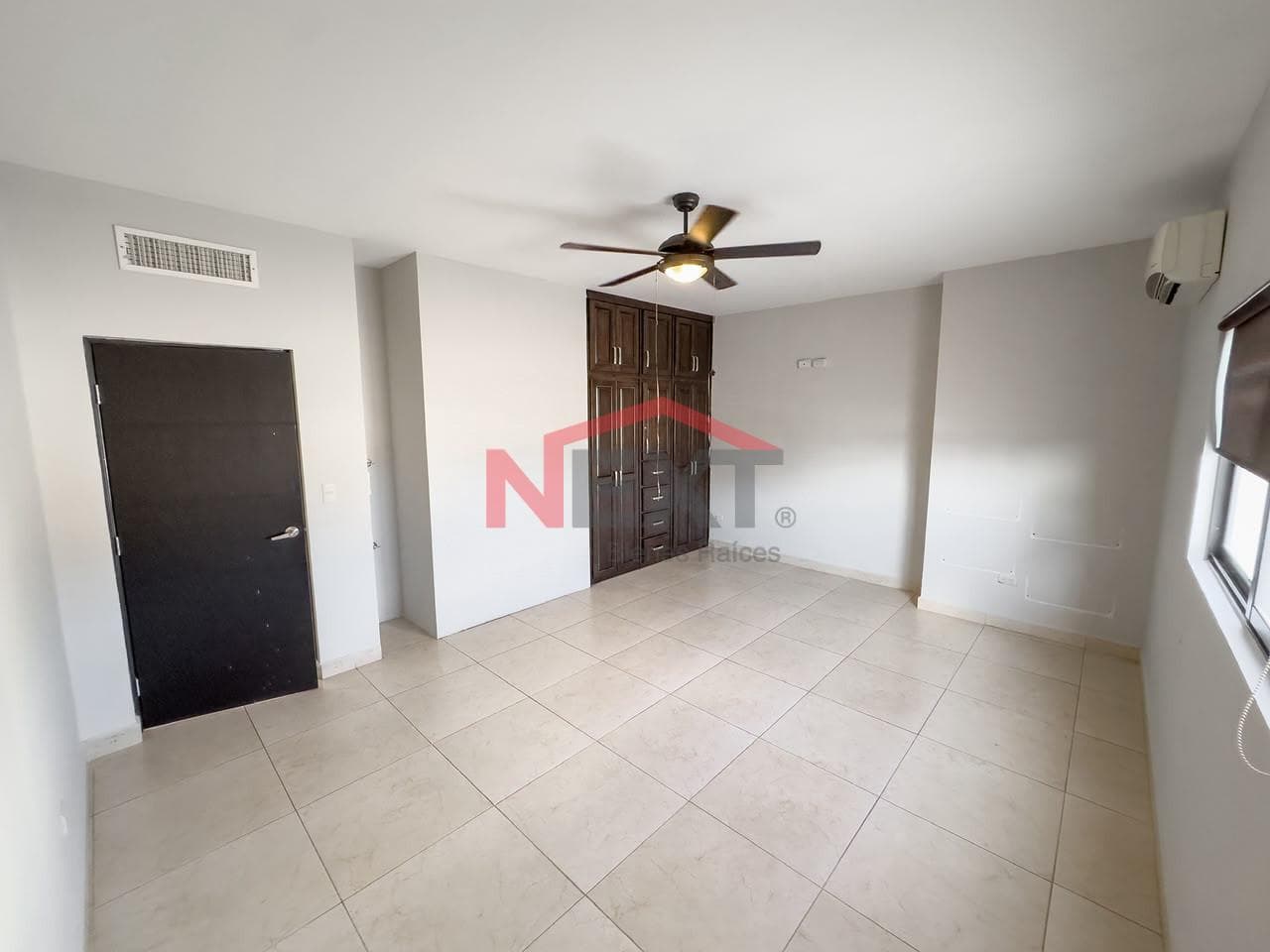 HOUSE FOR SALE IN LOS SANTOS RESIDENCIAL