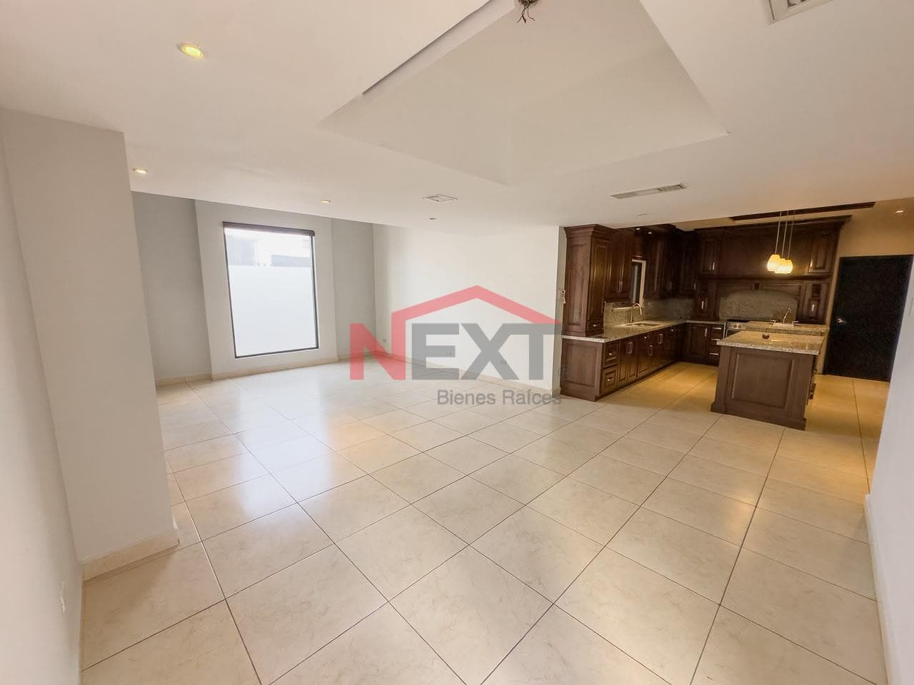 HOUSE FOR SALE IN LOS SANTOS RESIDENCIAL