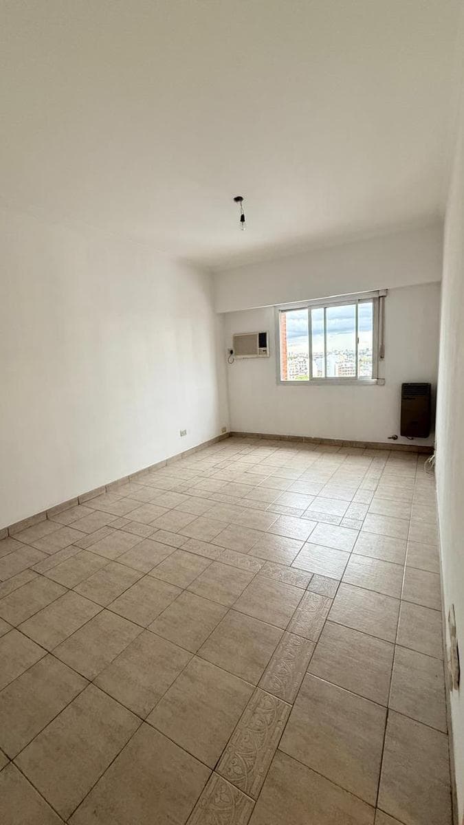 APARTMENT - FOR RENT - COLEGIALES - 3 ROOMS - COVERED PARKING SPACE