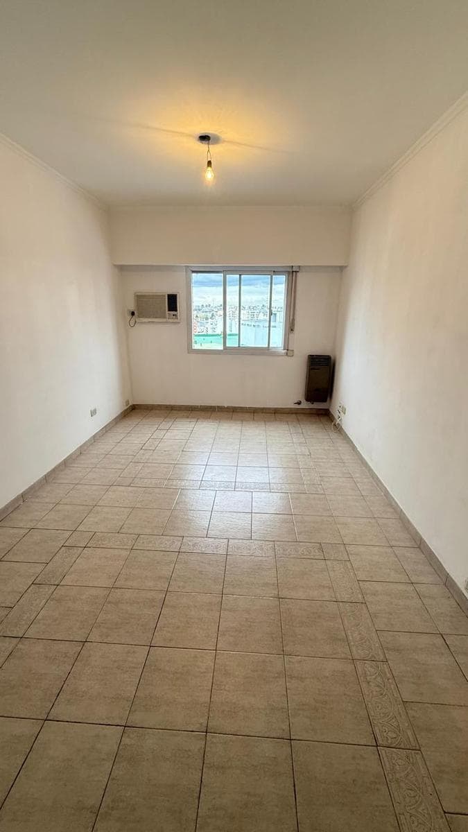 APARTMENT - FOR RENT - COLEGIALES - 3 ROOMS - COVERED PARKING SPACE