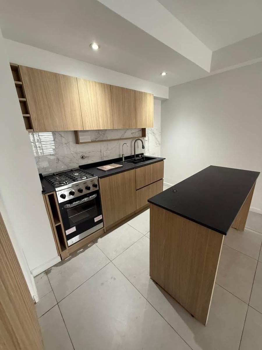 3 ROOMS FACING THE STREET - 6TH FLOOR - WRAP-AROUND BALCONY - BRIGHT - BRAND-NEW