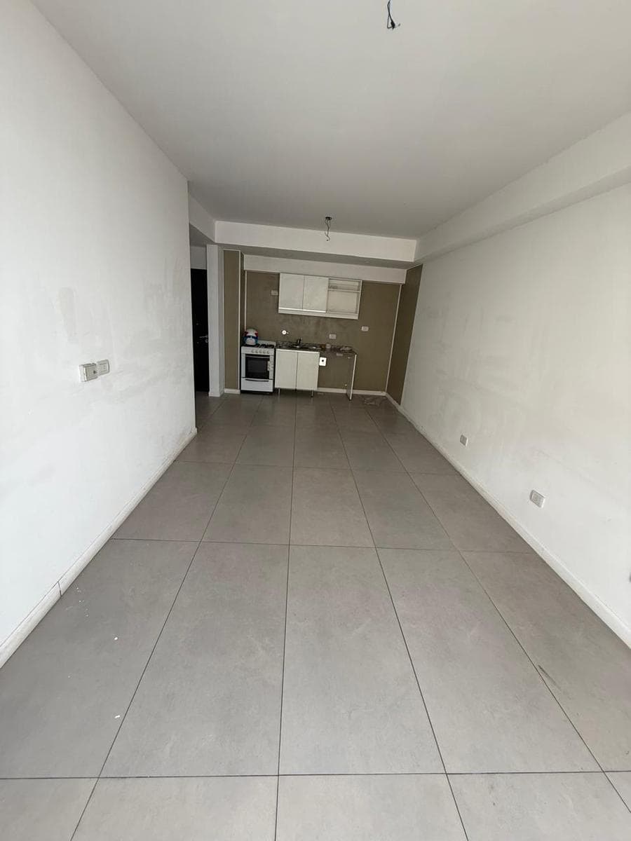 3 ROOMS FACING THE STREET - 6TH FLOOR - WRAP-AROUND BALCONY - BRIGHT - BRAND-NEW