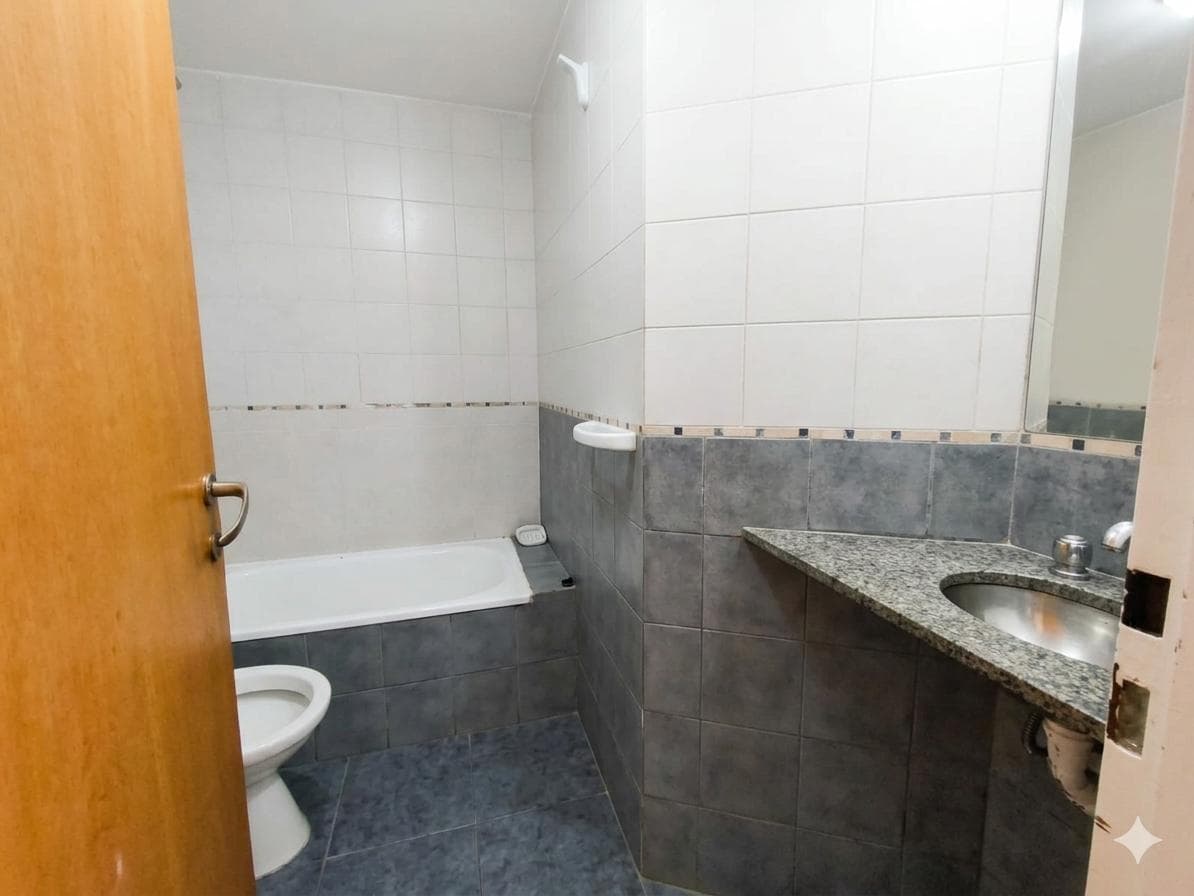 Departamento 2 Dormitorios al Frente con Balcón, Baño y Toilette de recepción - Lourdes