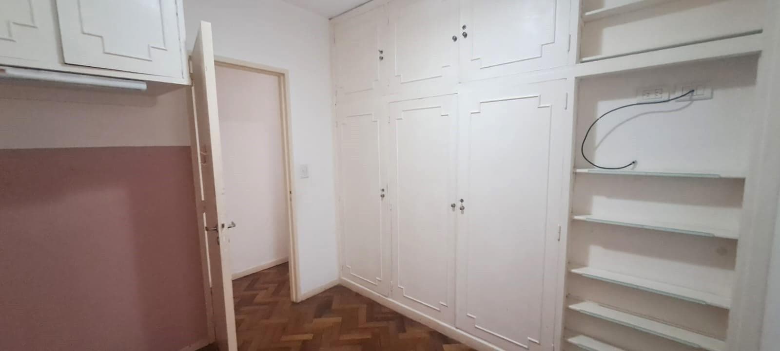 For Sale: 3-Room Apartment with Balcony in San Telmo