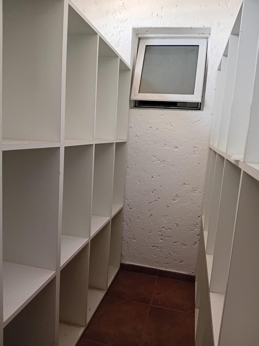 IMPORTANT: Office for RENT