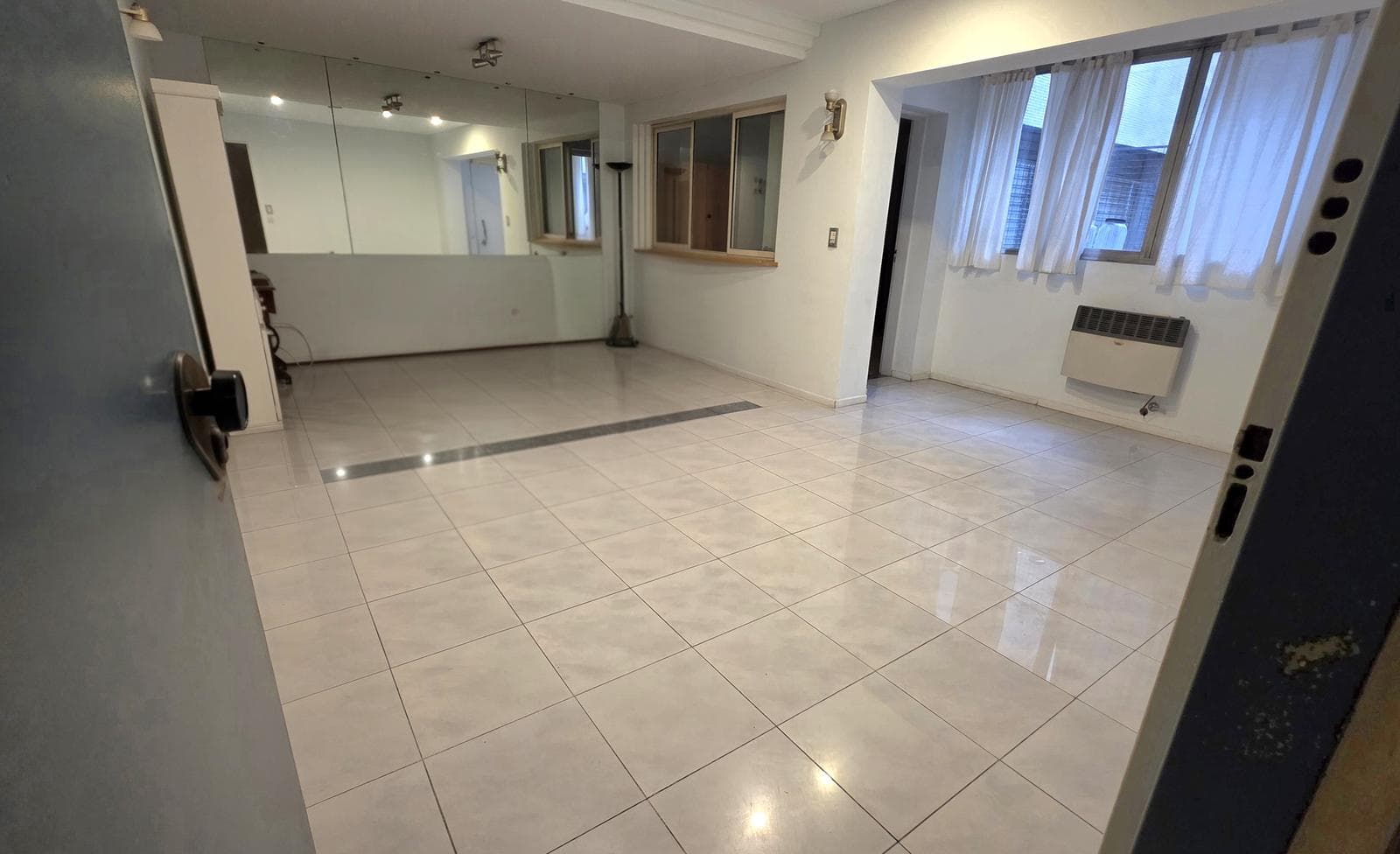 Olivera 62: 1st floor, front-facing, 3 bedrooms, balcony, terrace