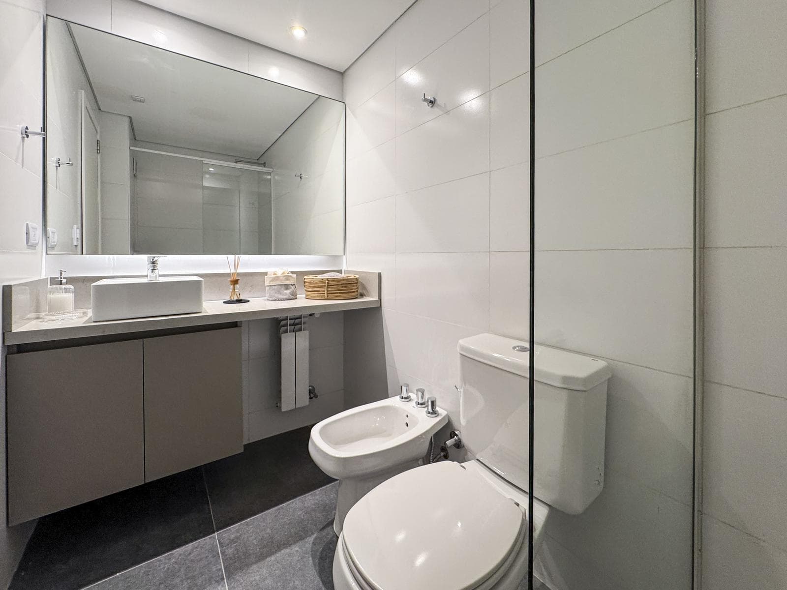 1-Bedroom Apartments with Radiators and Amenities in Martin