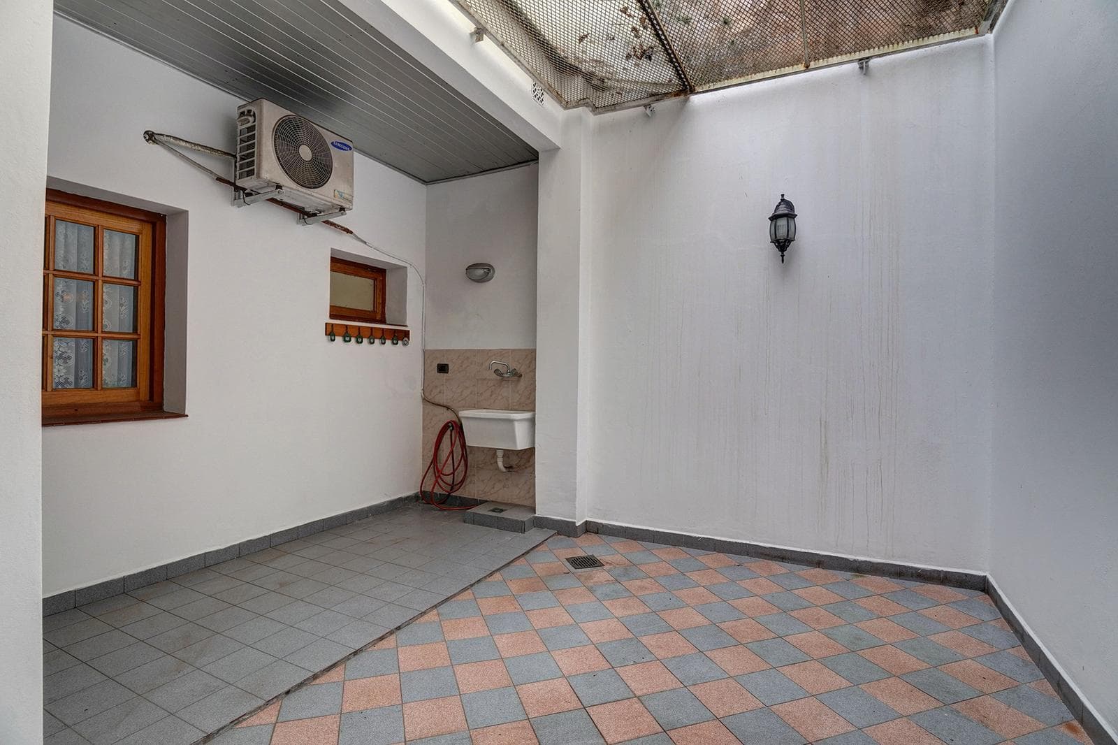 Casa lote propio Venta 3 ambientes - reciclada - garage - patio - Villa Pueyrredon