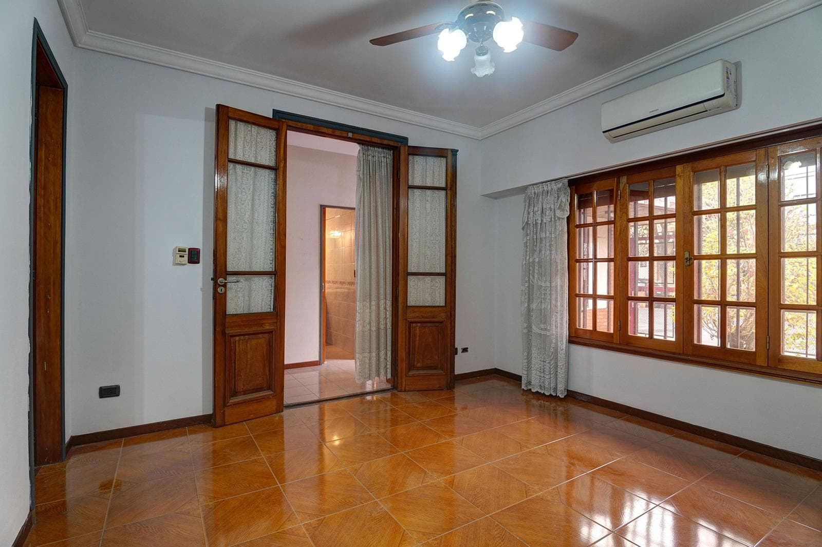 3-room house - en suite bathroom - half-bath - covered garage - patio - Villa Pueyrredon