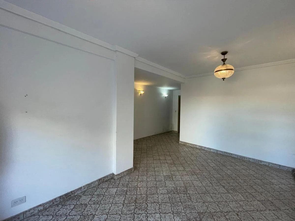 3-room apartment for rent with a garage in the heart of Adrogué.