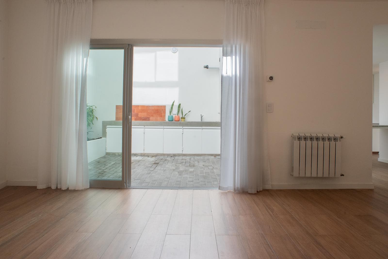 For Sale: House with Hallway (Not a Penthouse), 2 bedrooms, Patio with BBQ, Brand-New, Cochabamba 400