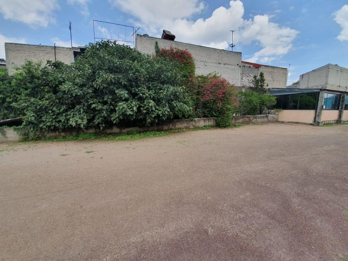 Land for Sale or Rent in Santa Martha Acatitla with Offices and 22 Meters of Frontage