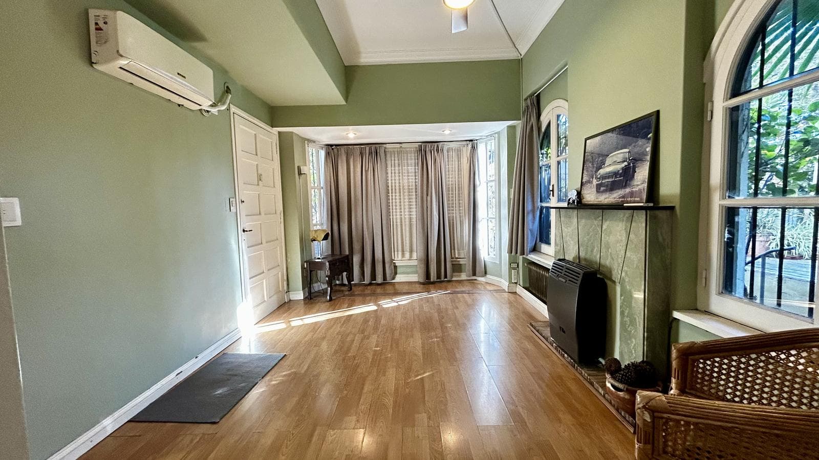 House for Sale in Beccar, Near Libertador