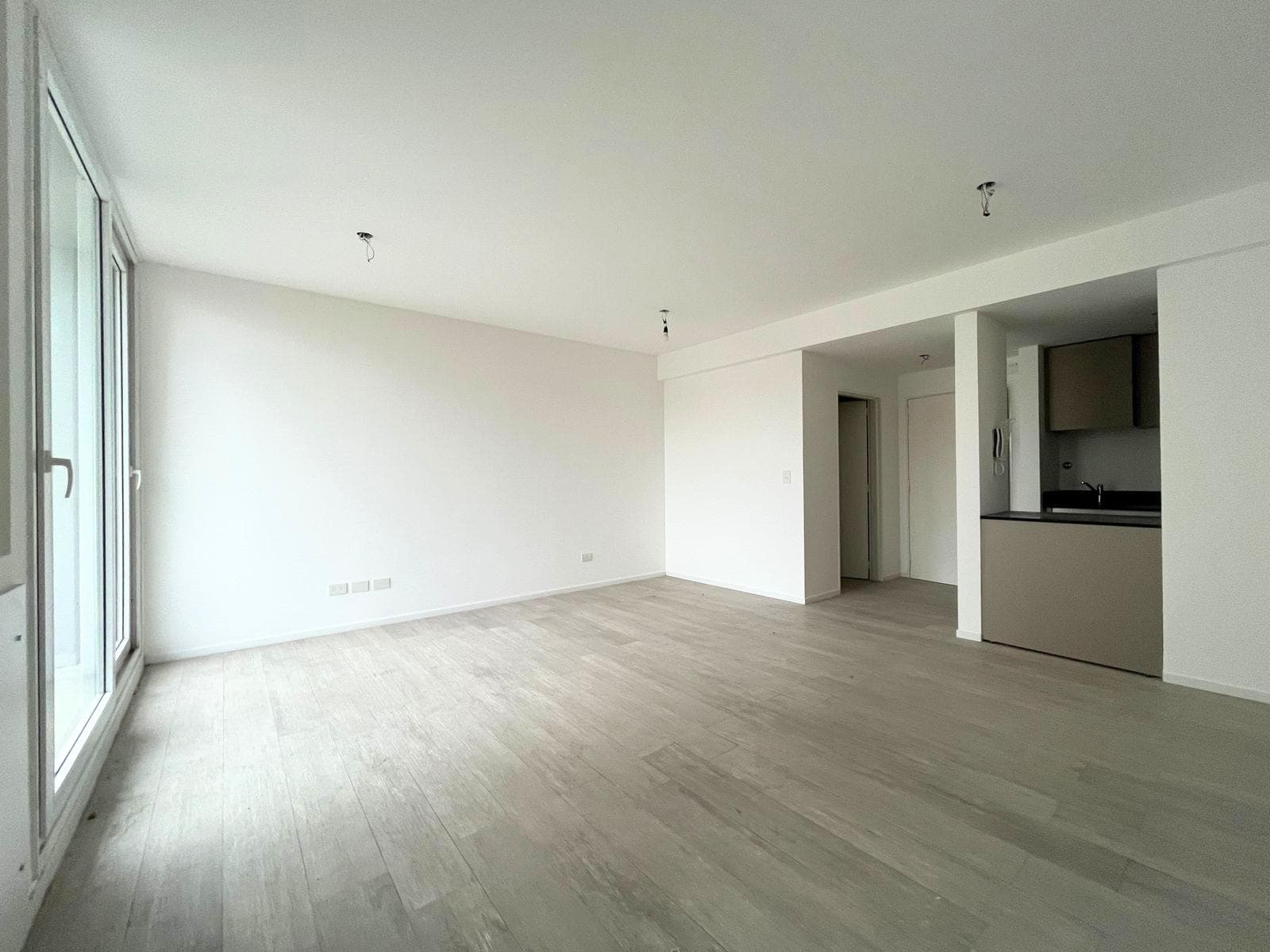 One-room apartment in Almagro with a balcony