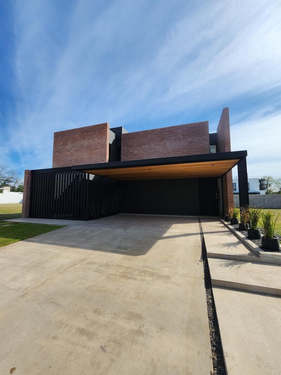 House for sale in the Southern District - M28 - L30 - Lot size: 360 m - Floor area: 180 m