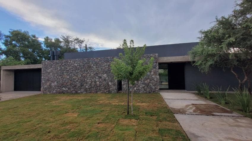 House for sale in El Terron - 296 m² - 1,124 m² lot