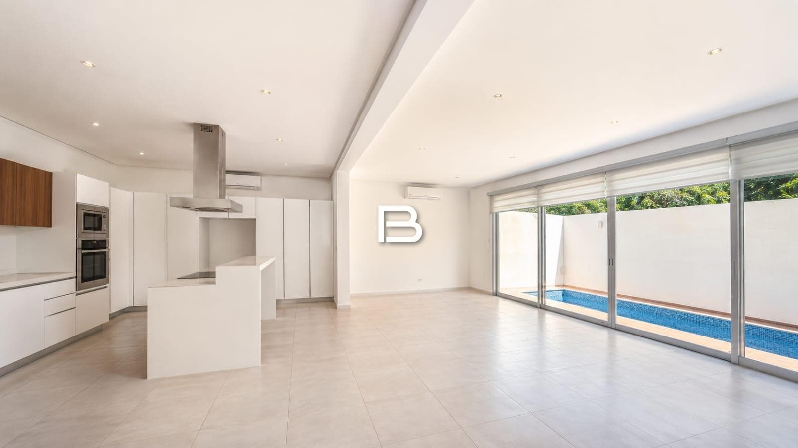 House in Aqua Residencial