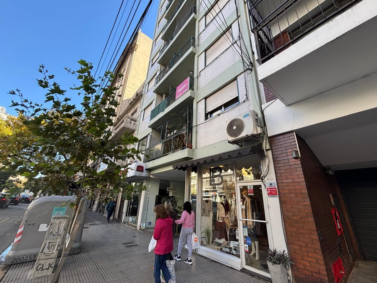 LAS HERAS 2900 - GREAT OPPORTUNITY – HOUSE/COMMERCIAL APARTMENT – FULLY EQUIPPED KITCHEN AND BATHROOM –