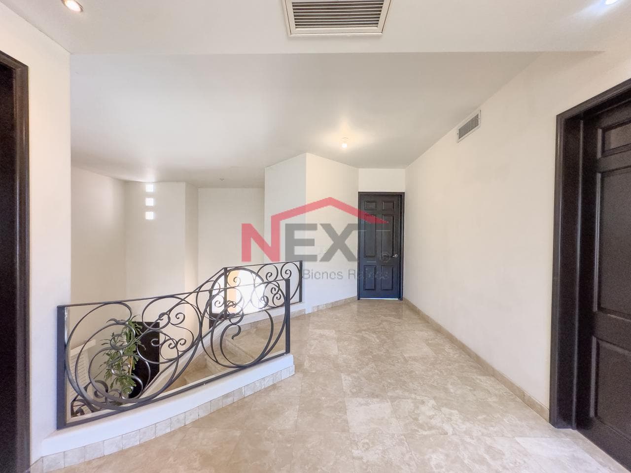 HOUSE FOR SALE IN LA PALOMA RESIDENCIAL