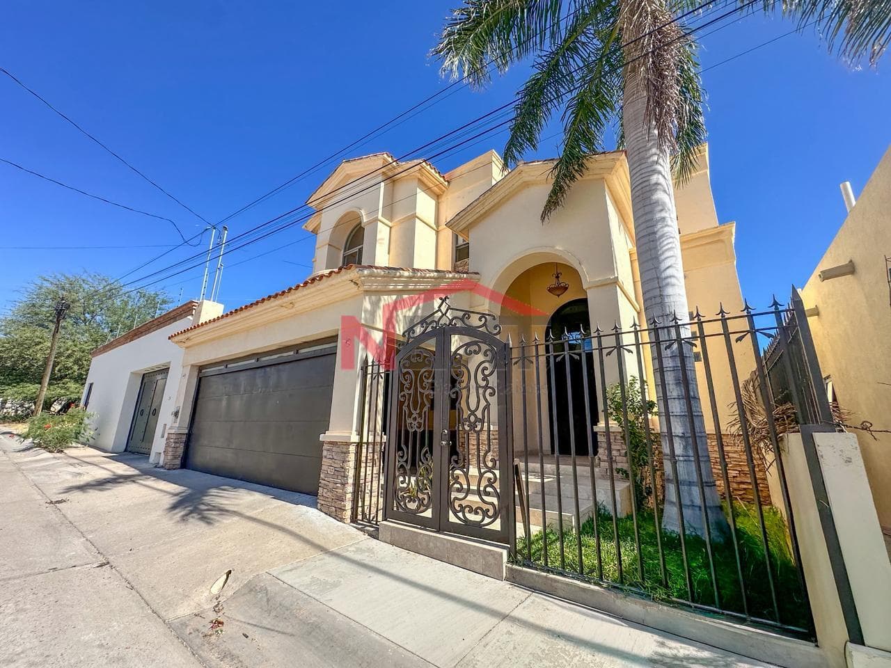 HOUSE FOR SALE IN LA PALOMA RESIDENCIAL