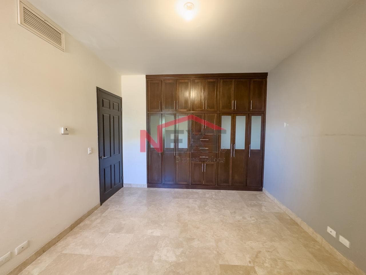 HOUSE FOR SALE IN LA PALOMA RESIDENCIAL