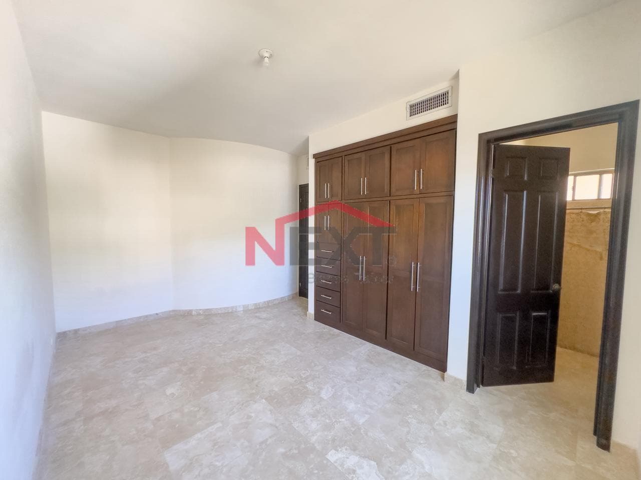 HOUSE FOR SALE IN LA PALOMA RESIDENCIAL
