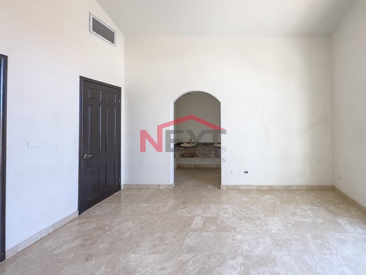 HOUSE FOR SALE IN LA PALOMA RESIDENCIAL