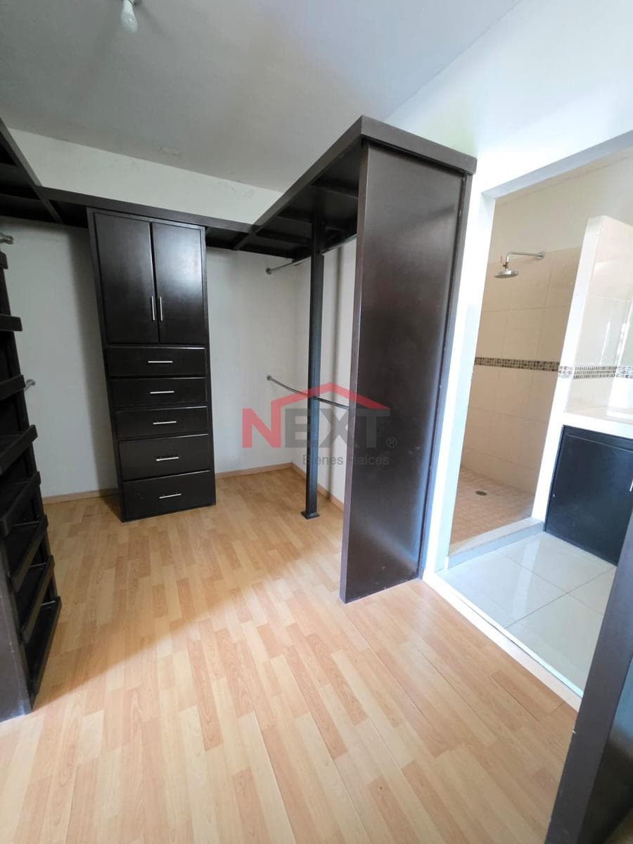 HOUSE FOR SALE IN THE CORCELES NEIGHBORHOOD
