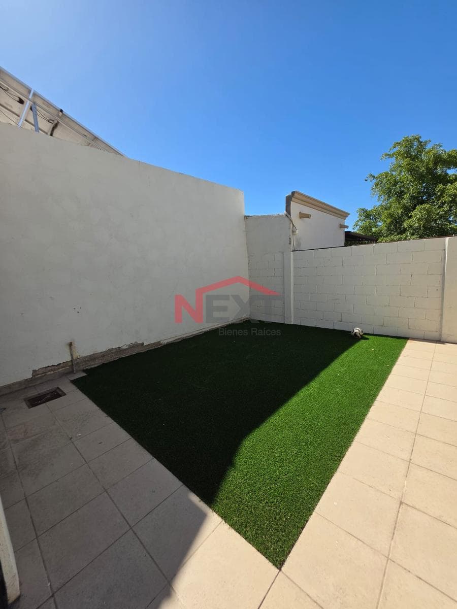 HOUSE FOR SALE IN THE CORCELES NEIGHBORHOOD