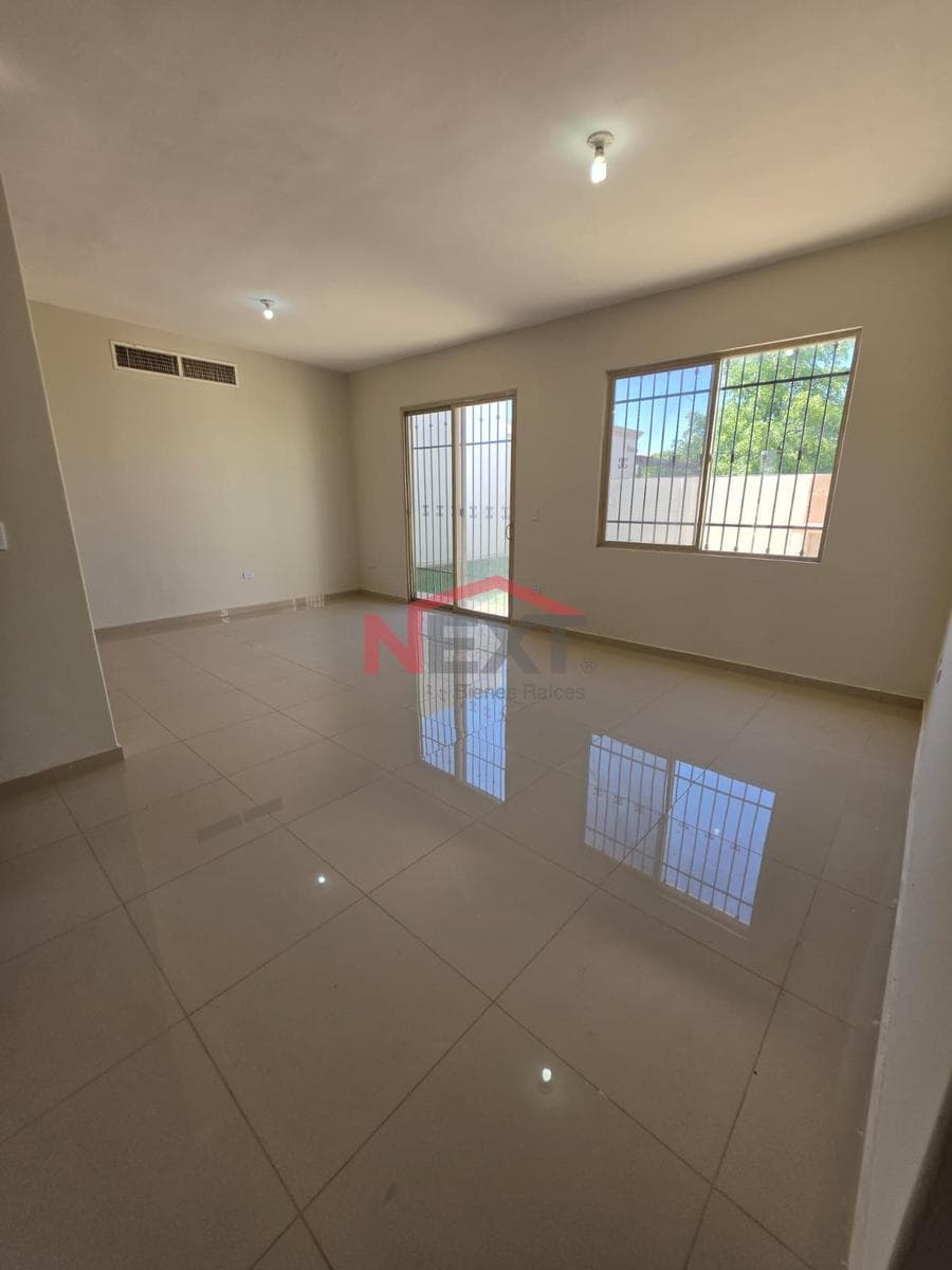 HOUSE FOR SALE IN THE CORCELES NEIGHBORHOOD