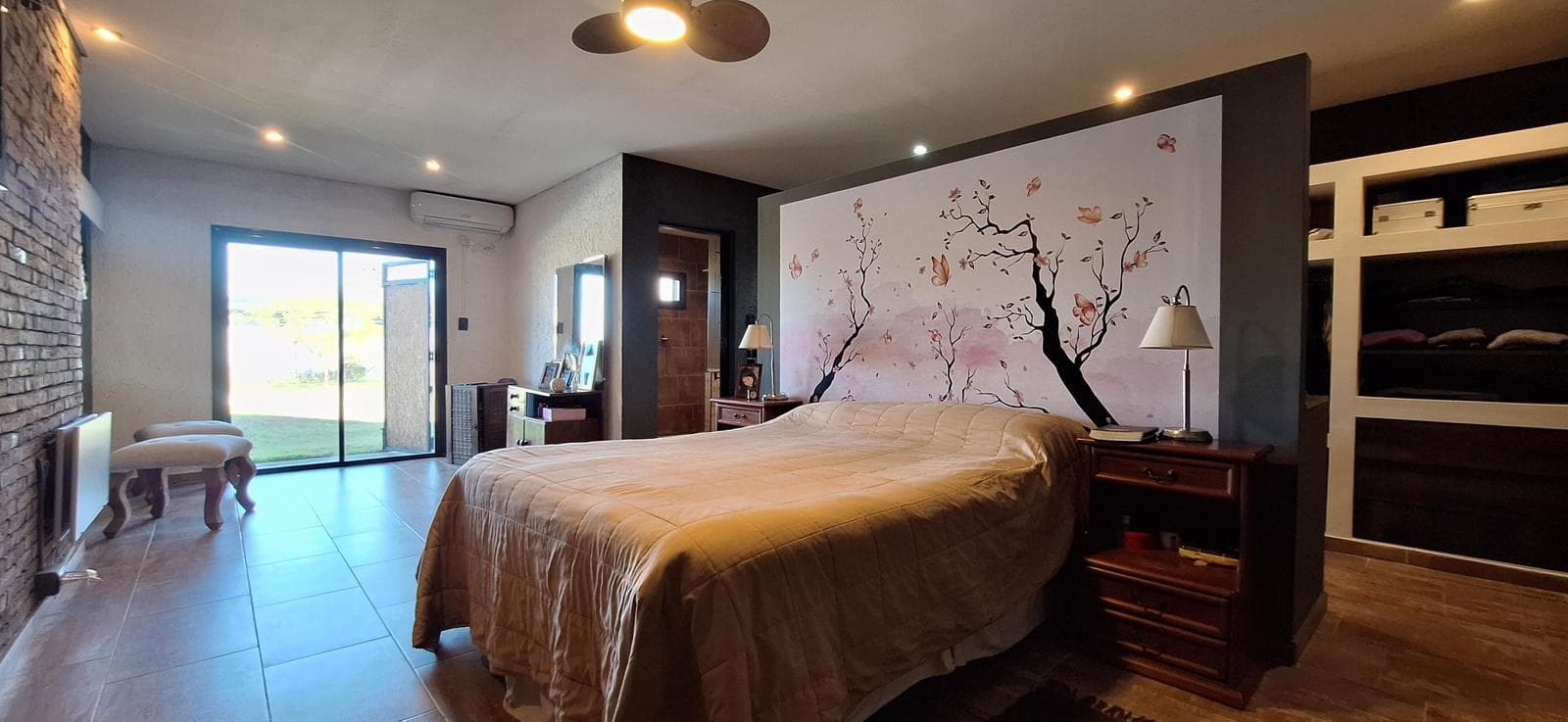 3-BEDROOM HOUSE FOR SALE WITH SWIMMING POOL, JACUZZI, AND LARGE YARD IN THE LA PAMPEANA NEIGHBORHOOD