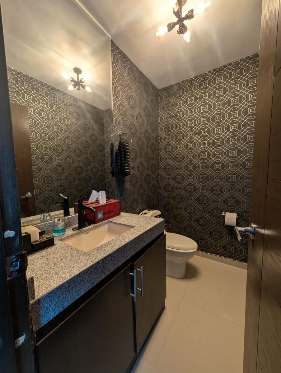 ESPECTACULAR RESIDENCIA DE LUJO EN VENTA – CAROLCO RESIDENCIAL, PRIMER SECTOR