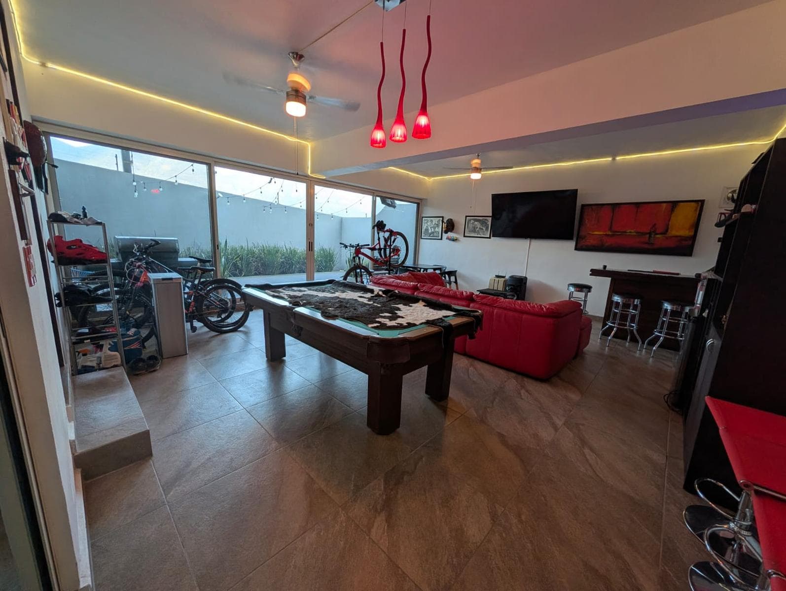 ESPECTACULAR RESIDENCIA DE LUJO EN VENTA – CAROLCO RESIDENCIAL, PRIMER SECTOR