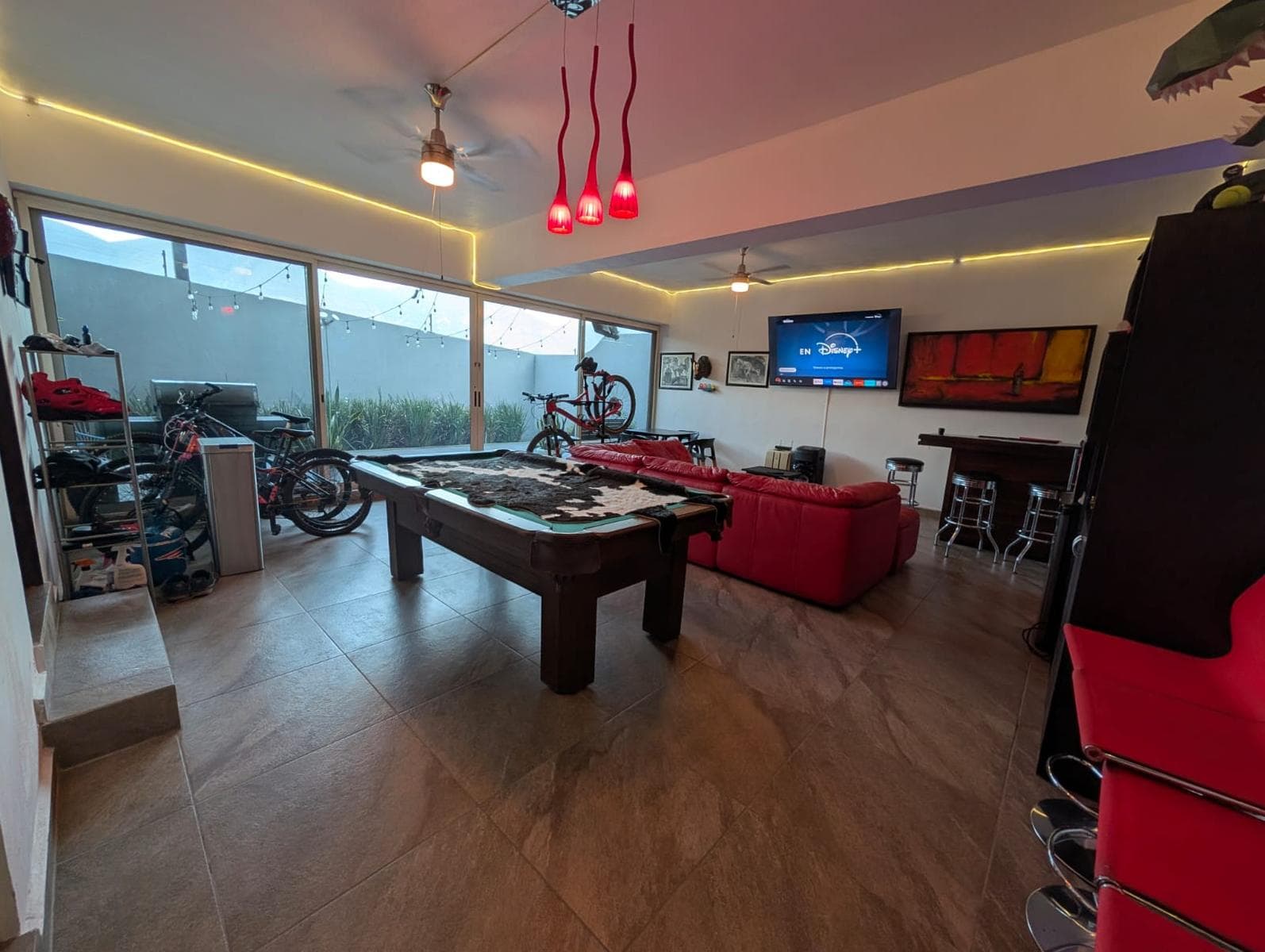 ESPECTACULAR RESIDENCIA DE LUJO EN VENTA – CAROLCO RESIDENCIAL, PRIMER SECTOR