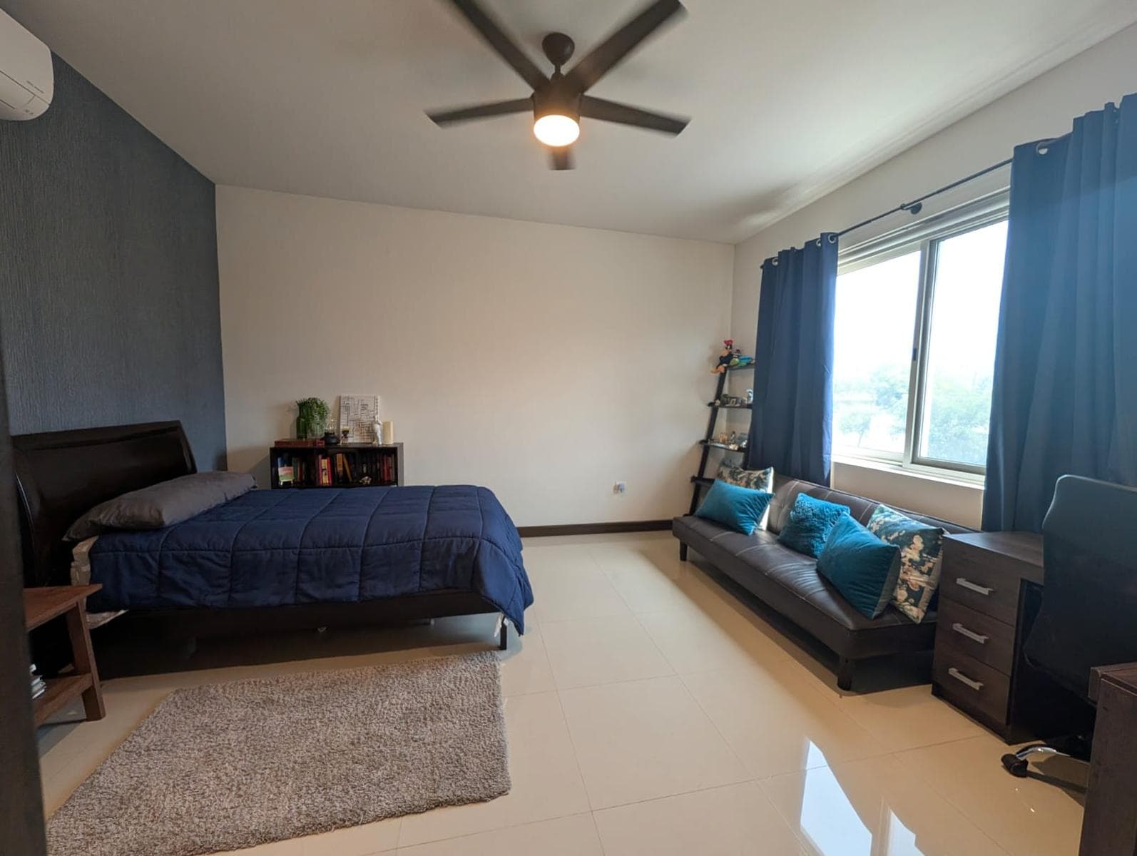 ESPECTACULAR RESIDENCIA DE LUJO EN VENTA – CAROLCO RESIDENCIAL, PRIMER SECTOR