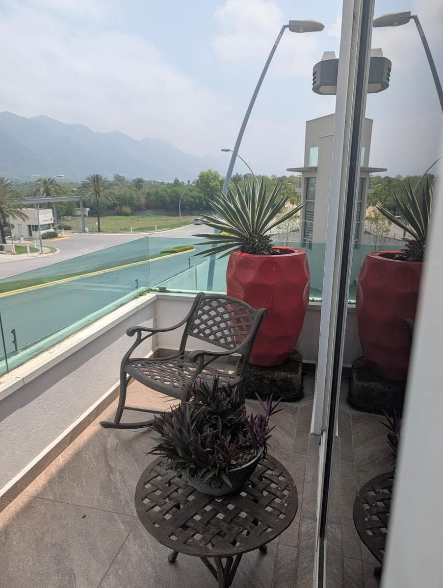 ESPECTACULAR RESIDENCIA DE LUJO EN VENTA – CAROLCO RESIDENCIAL, PRIMER SECTOR
