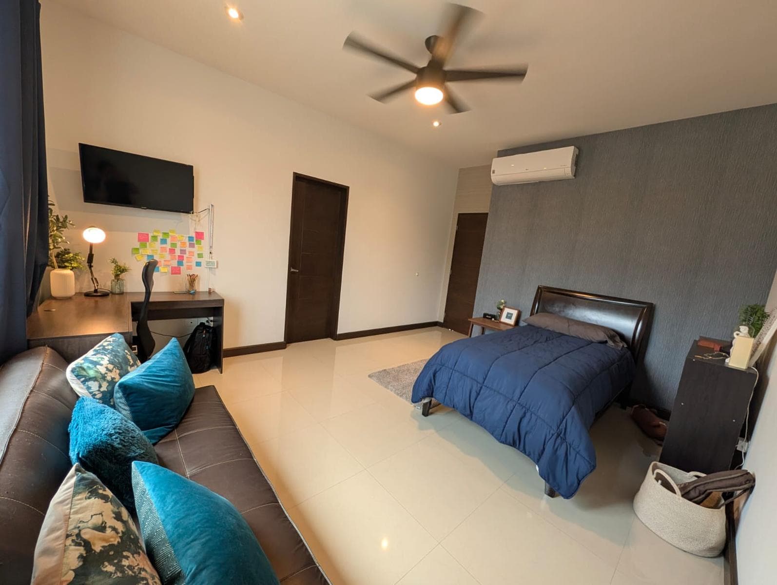 ESPECTACULAR RESIDENCIA DE LUJO EN VENTA – CAROLCO RESIDENCIAL, PRIMER SECTOR