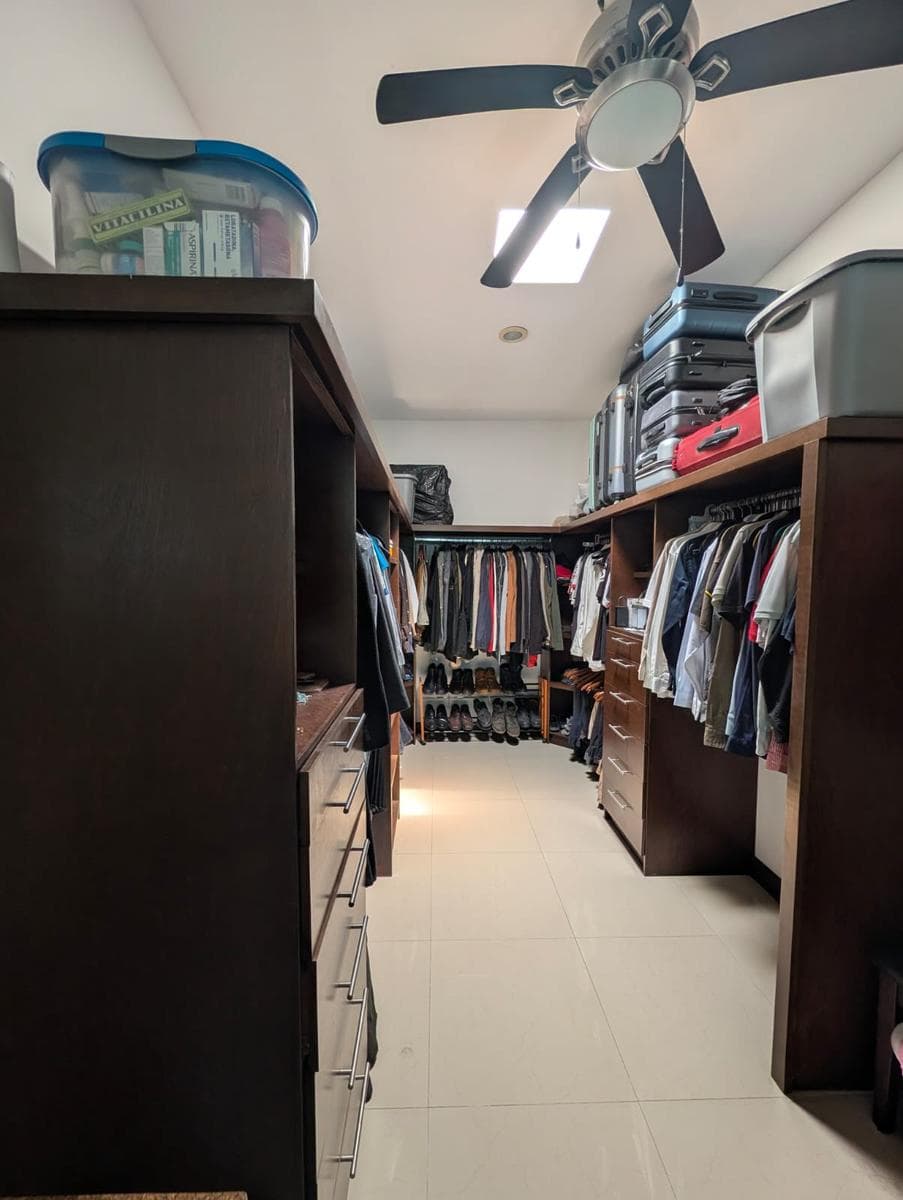 ESPECTACULAR RESIDENCIA DE LUJO EN VENTA – CAROLCO RESIDENCIAL, PRIMER SECTOR