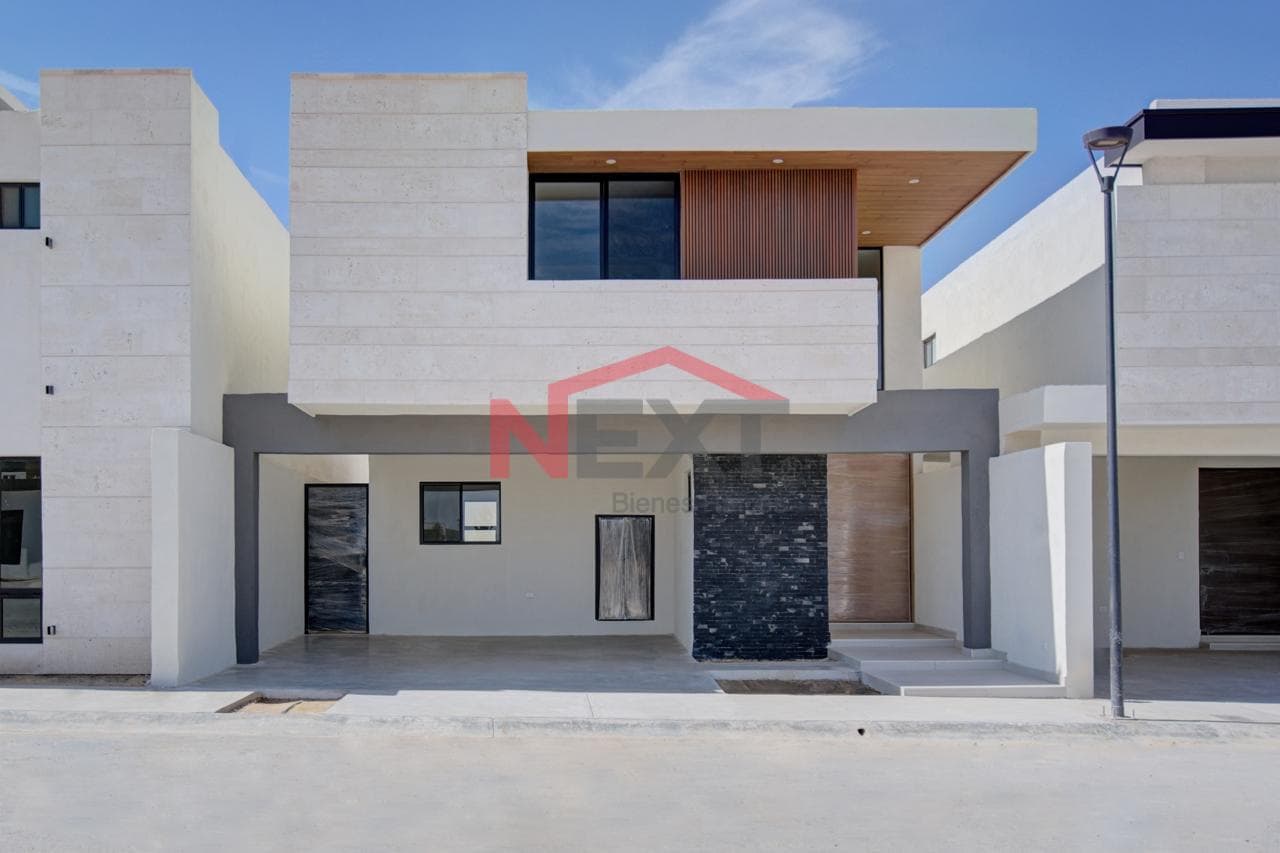 HOUSE FOR SALE IN SETERRA WITH NO NEIGHBORS BEHIND IT