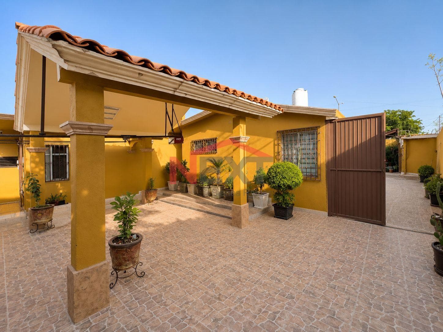 HOUSE FOR SALE IN COLINA BLANCA