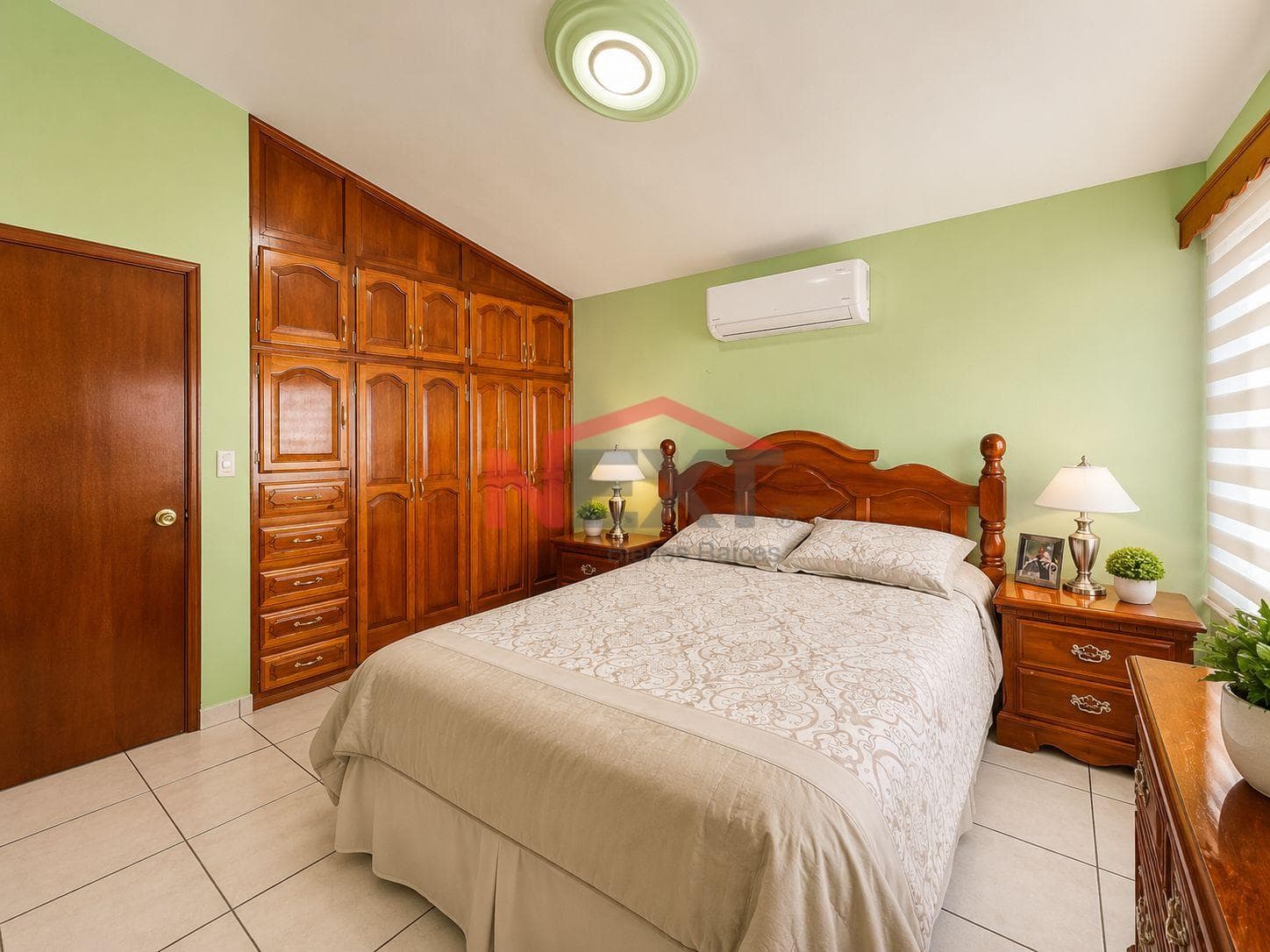 HOUSE FOR SALE IN COLINA BLANCA