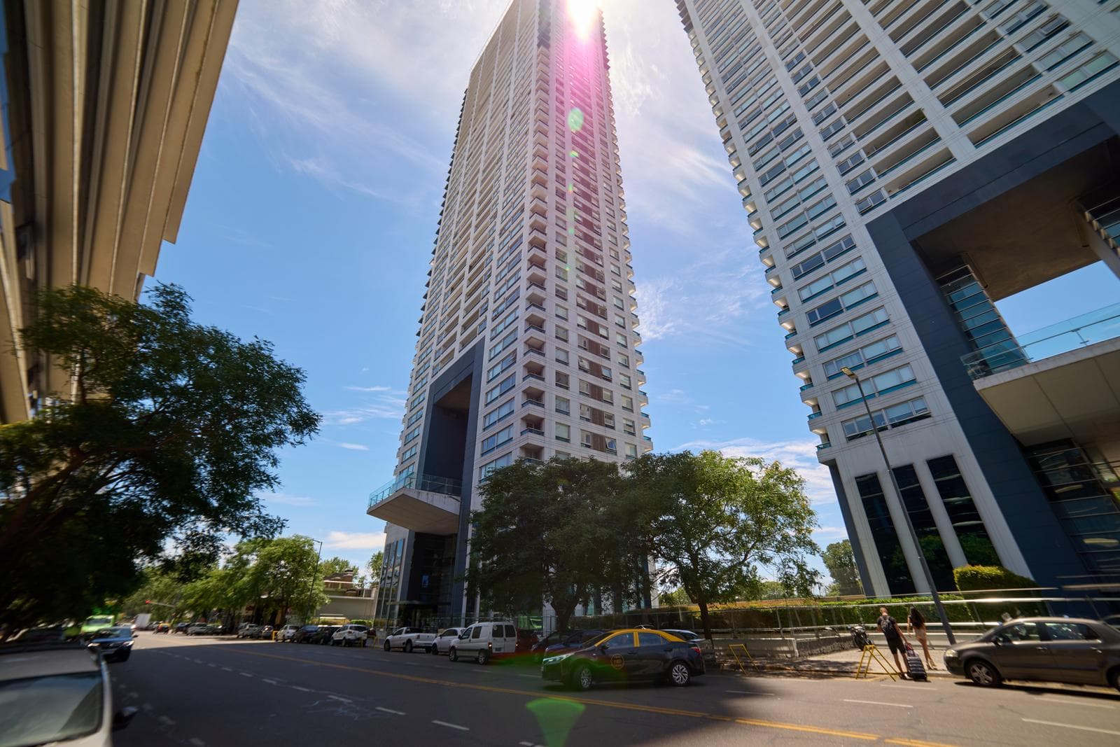 2-Room Furnished Apartment for Rent in Torres del Yacht, Puerto Madero | High Floor with Unobstructed View and Parking Space