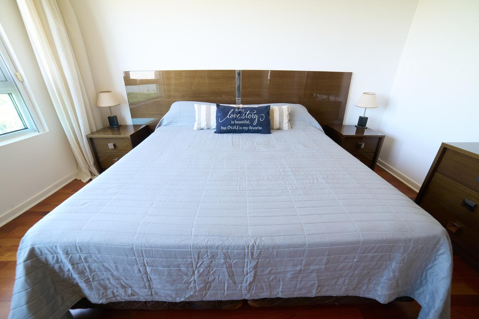 2-Room Furnished Apartment for Rent in Torres del Yacht, Puerto Madero | High Floor with Unobstructed View and Parking Space