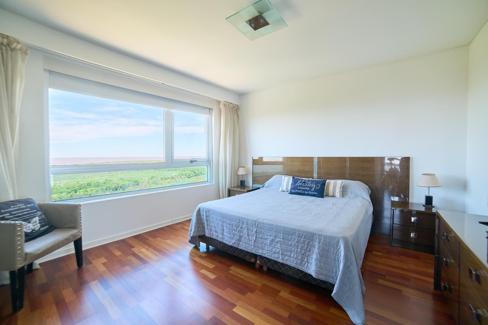 2-Room Furnished Apartment for Rent in Torres del Yacht, Puerto Madero | High Floor with Unobstructed View and Parking Space