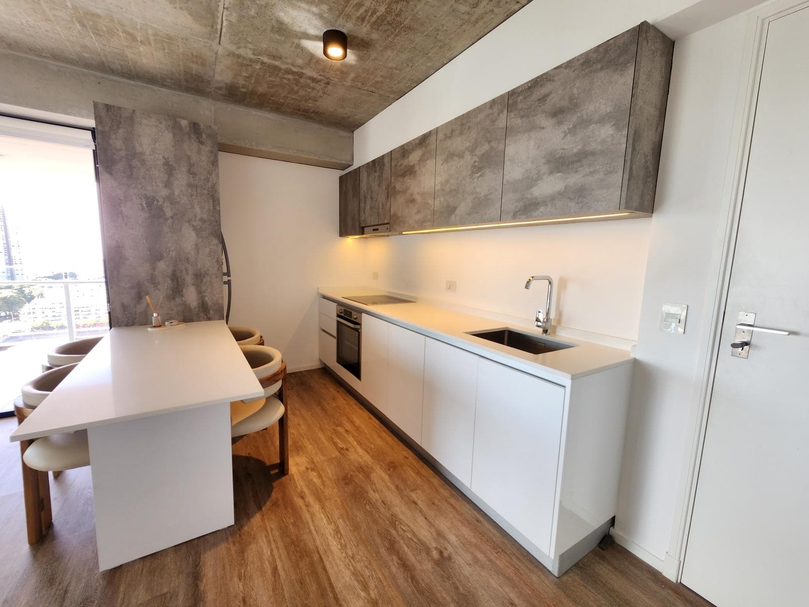 3-Room Apartment for Rent in Puerto Madero, Fully Furnished with Parking Space in the Quartier del Bajo Neighborhood