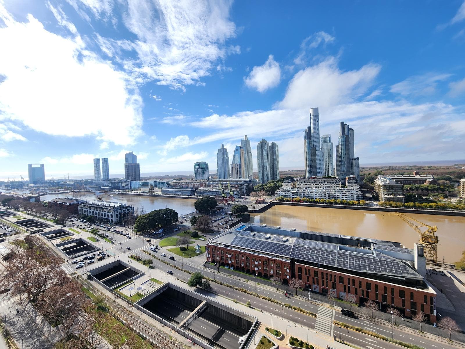3-Room Apartment for Rent in Puerto Madero, Fully Furnished with Parking Space in the Quartier del Bajo Neighborhood