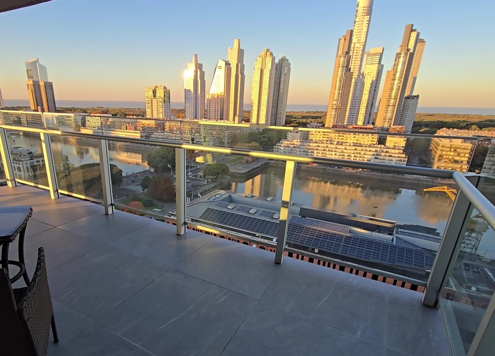 3-Room Apartment for Rent in Puerto Madero, Fully Furnished with Parking Space in the Quartier del Bajo Neighborhood