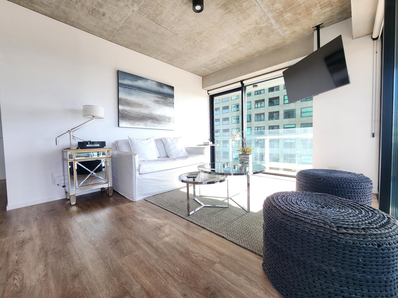 3-Room Apartment for Rent in Puerto Madero, Fully Furnished with Parking Space in the Quartier del Bajo Neighborhood